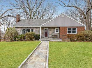 465 Munroe Ave, Sleepy Hollow, NY 10591