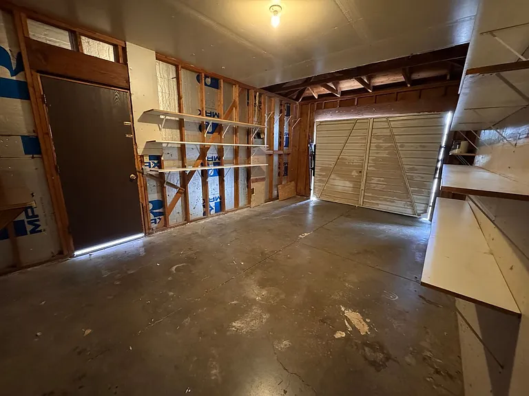 470-725 Reservoir Way — Photo 13