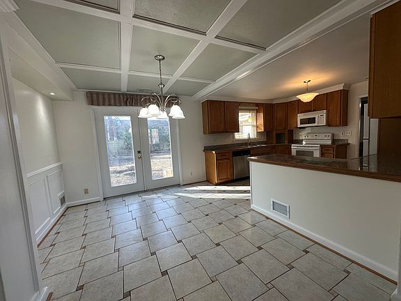 5th image of 528 White Oak Dr