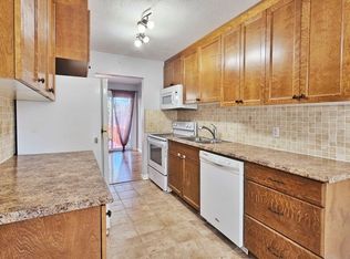 1655 Kindersley Ave, Ottawa, ON K1C4V3