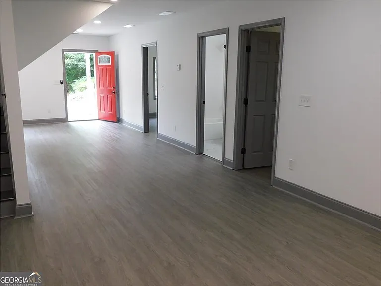 221 Stafford St NW — Photo 5