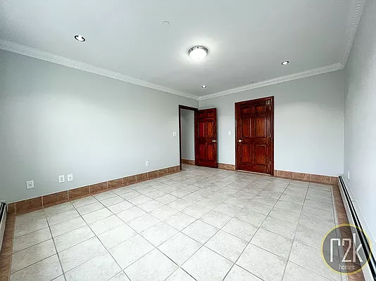 Rented by Realty 2000 Corp | media 64