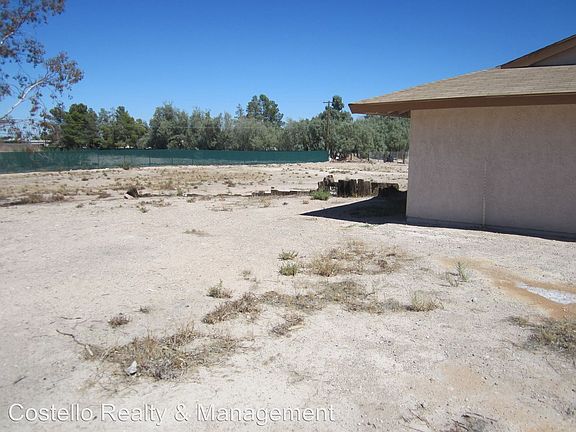 5th image of 110 E Windmill Ln