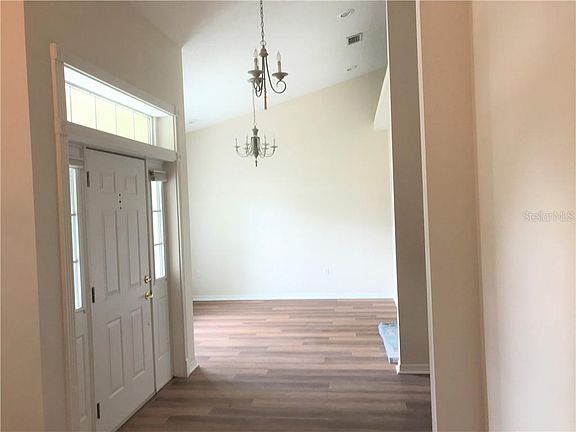 5th image of 345 Bayberry Dr