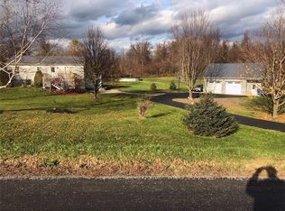 8561 Ackerman Rd, Lyons, NY 14489