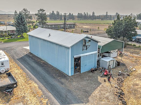 3rd image of 3601 NW Brookfield Ln