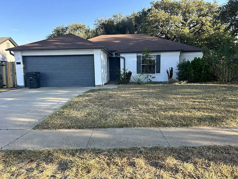 5106 Glennwood Dr — Photo 2