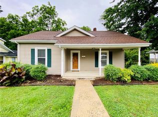 632 Maple St, Mount Airy, NC 27030