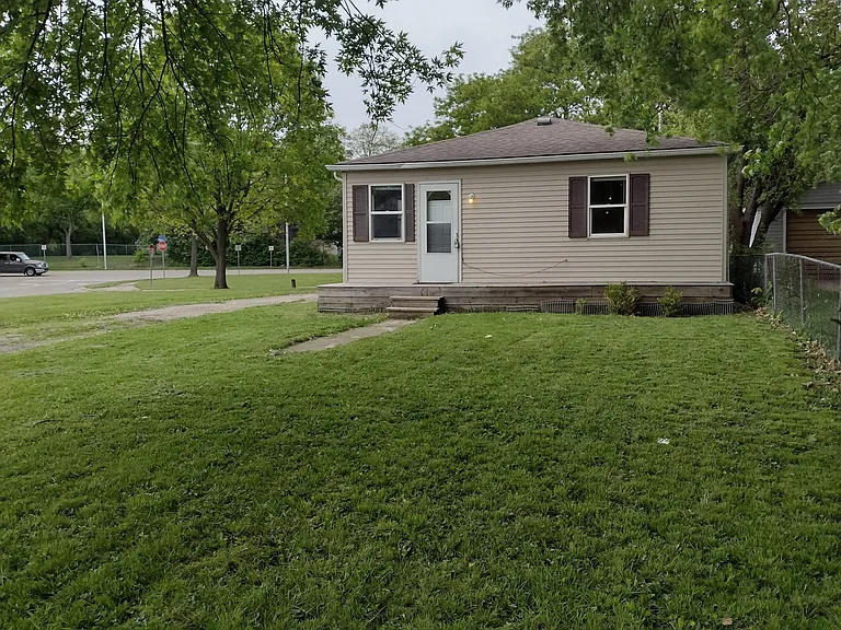 3601 Beechgrove Rd — Photo 1