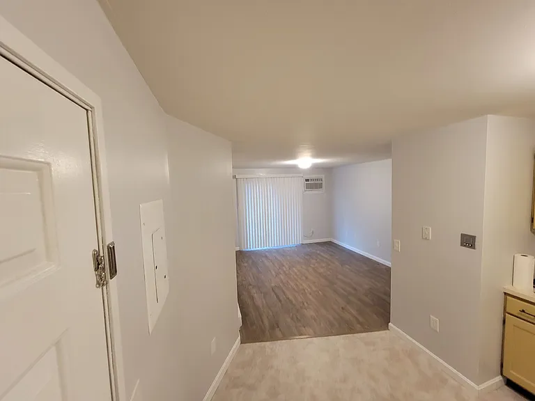 12 E Side Dr #2 — Photo 2