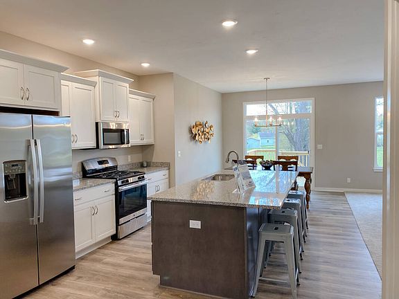5th image of 5902 Lynn Dr