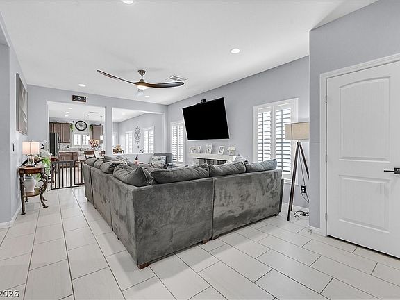 2nd image of 8094 Tulip Bulb St