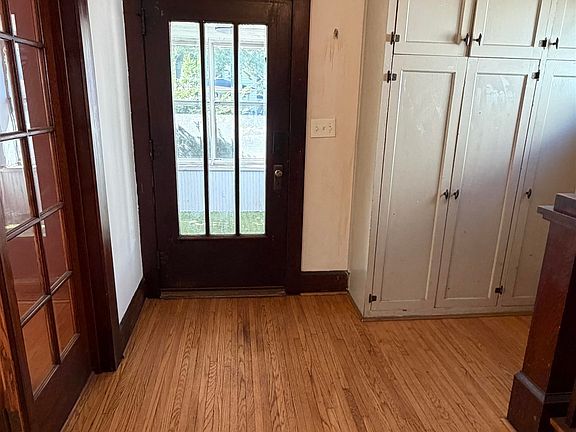 5th image of 1607 Latham St