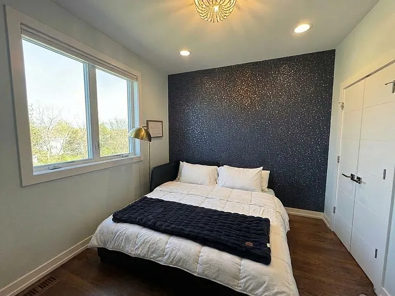 3019 N Christiana Ave — Photo 8