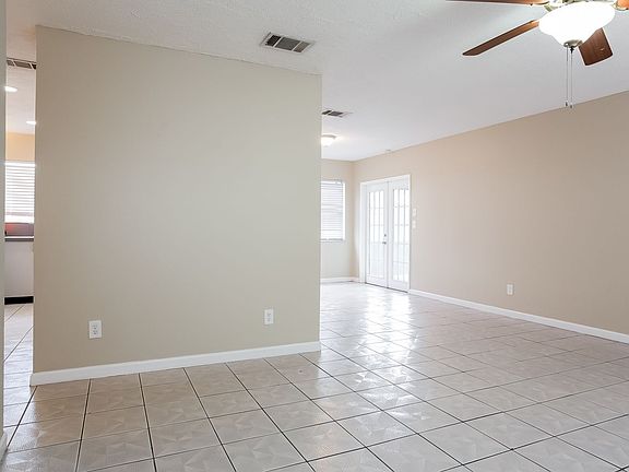 4th image of 1909 SE Redwing Cir