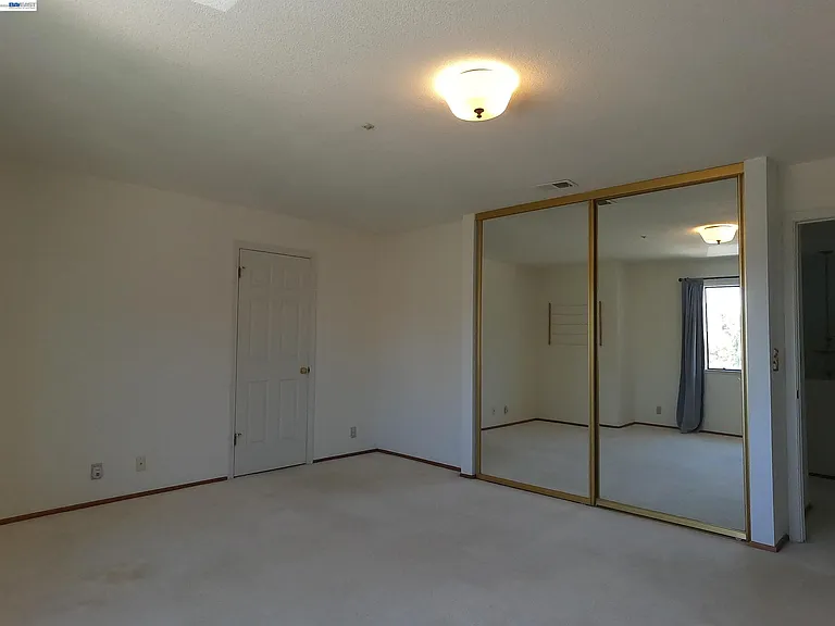 19179 Alpha Ct — Photo 16