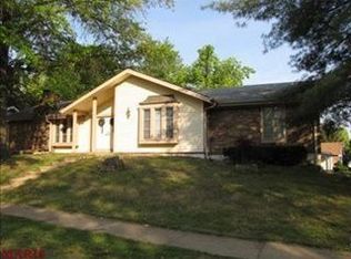 15407 Country Ridge Dr, Chesterfield, MO 63017