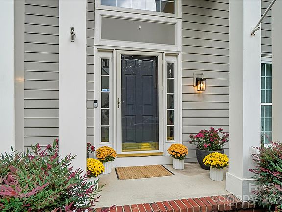 4th image of 5701 Fairvista Dr