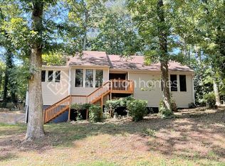 4584 Forest Green Dr, Sugar Hill, GA 30518