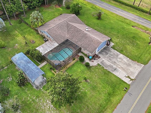 2nd image of 305 SW Randall Ter