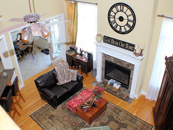 4th image of 146 Northfield Dr