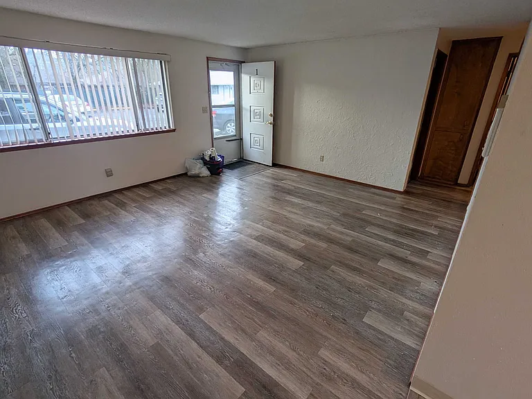 1910 NE Stapleton Rd #1 — Photo 2
