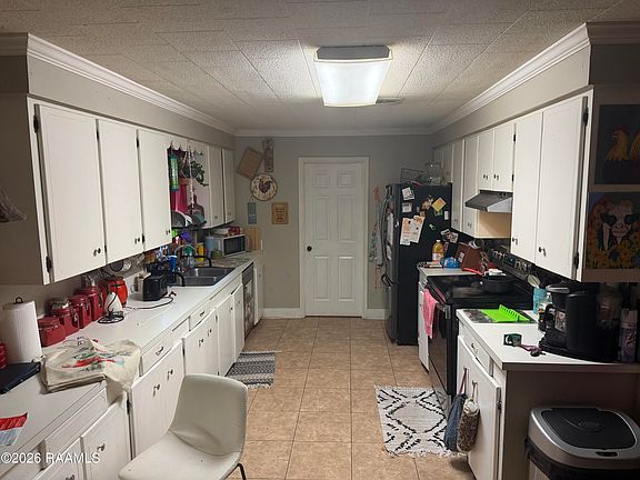 4th image of 200 Thayer Ave