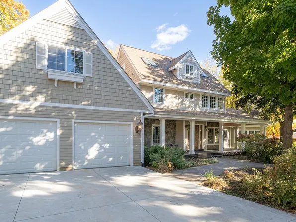 612 Nelson Rd, Maple Plain, MN 55359