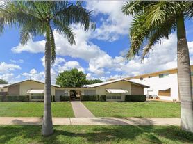 3609 Polk St, Hollywood, FL