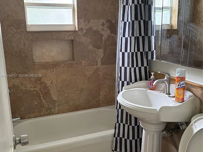1422 Wiley St — Photo 16