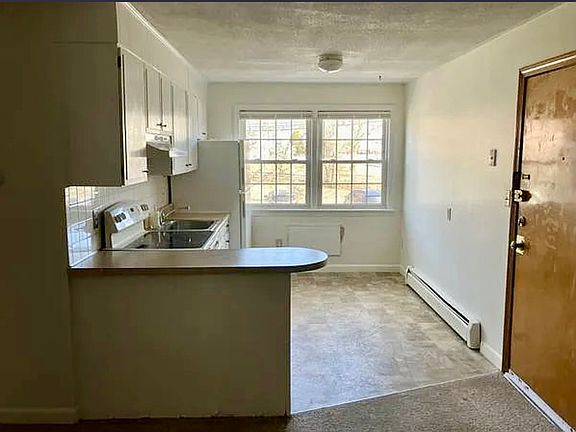 2nd image of 10 Danbury Dr APT 17