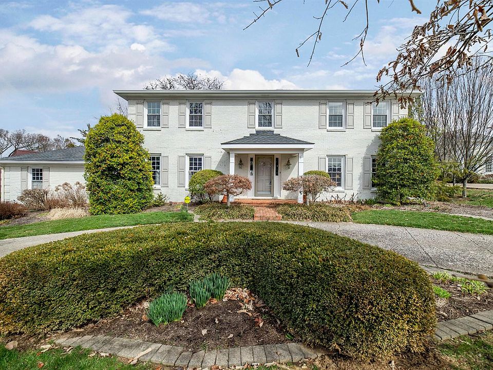 1st image of 608 Lakeshore Dr
