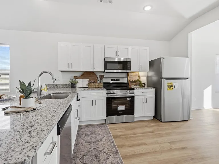 207 S Eagle Ln — Photo 20