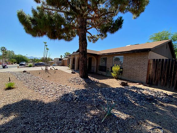 5th image of 2027 E Hillery Dr