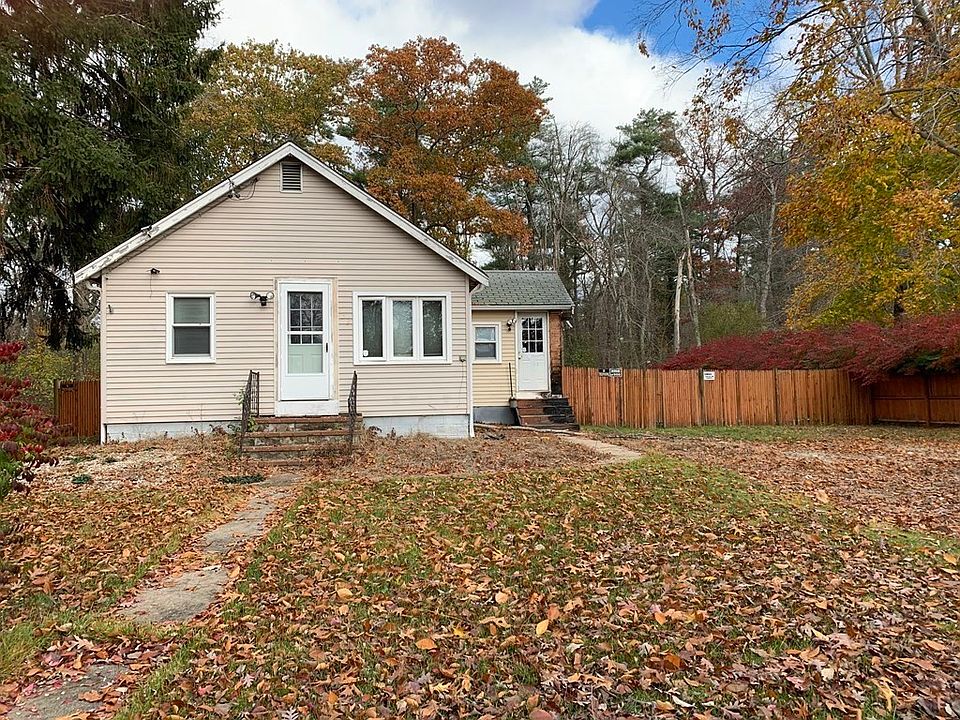 2nd image of 452 Forest St