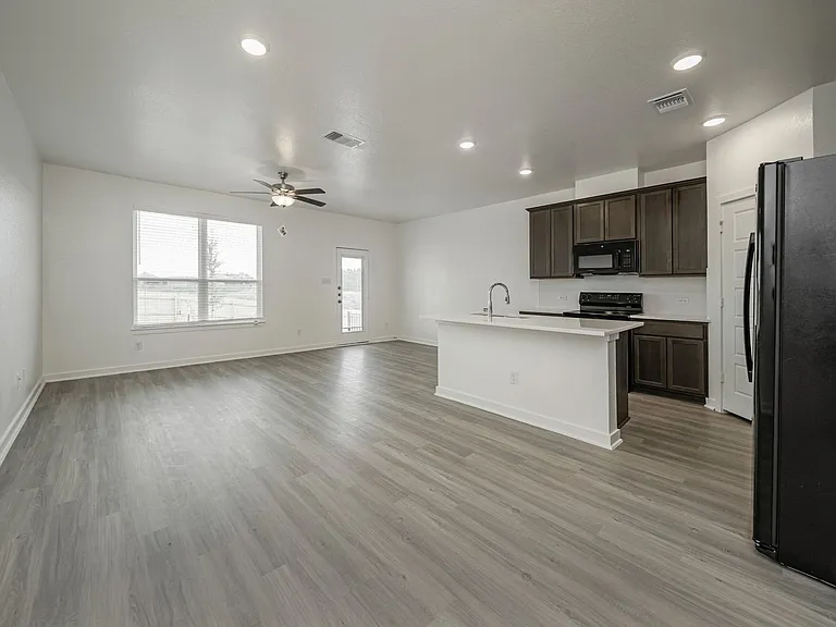 8434 Adelaide Dr — Photo 12