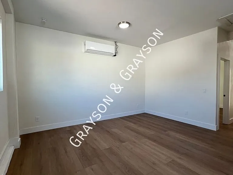 315 E Carol Ave — Photo 6