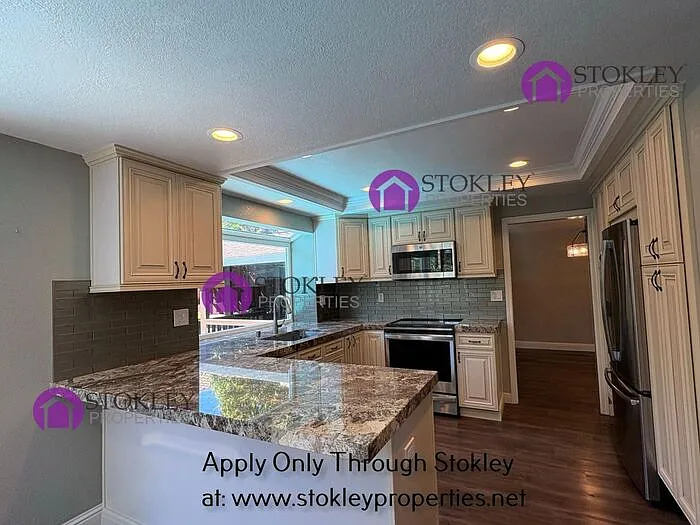 2397 Lake Meadow Cir — Photo 9