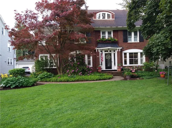 145 Windemere Rd, Rochester, NY 14610