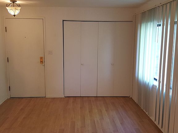 3rd image of 550 Vine Ave APT 304