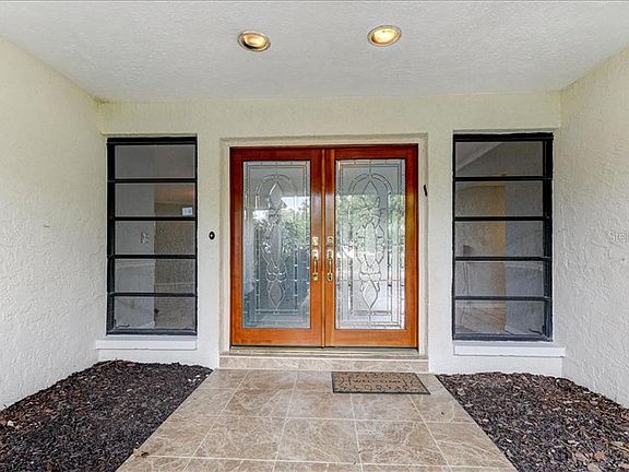 3rd image of 2671 Augusta Dr N