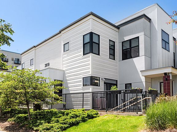 2nd image of 2818 Aldrich Ave S