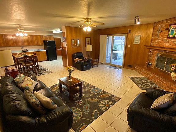 5th image of 504 W Hervey Dr