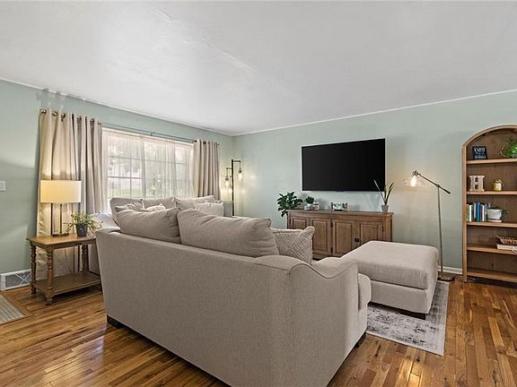 5th image of 5518 Saida Ave