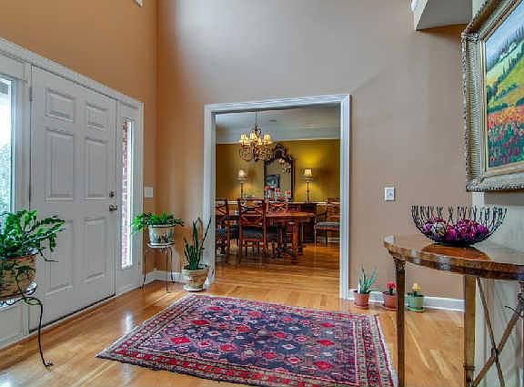 4th image of 301 Pinnacle Pl