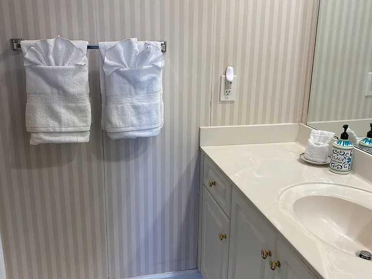 4405 Eastport Blvd #D4 — Photo 14