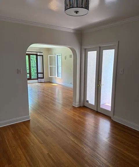 729 N Harper Ave — Photo 2