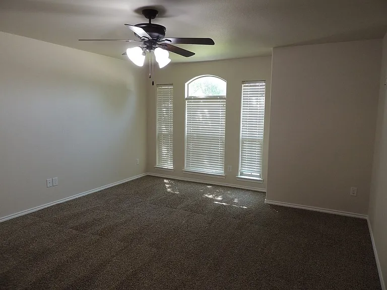 5706 Champions Dr — Photo 19