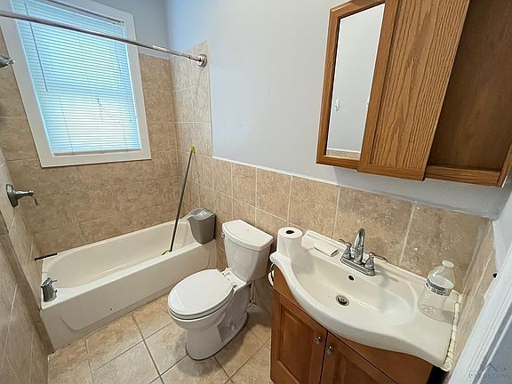 3rd image of 296 Claremont Ave #3