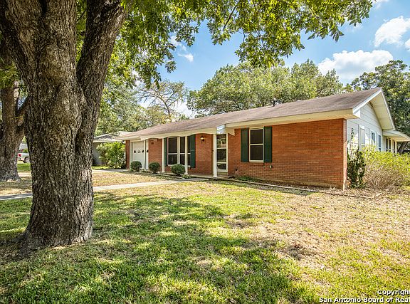 3rd image of 215 Delany Dr